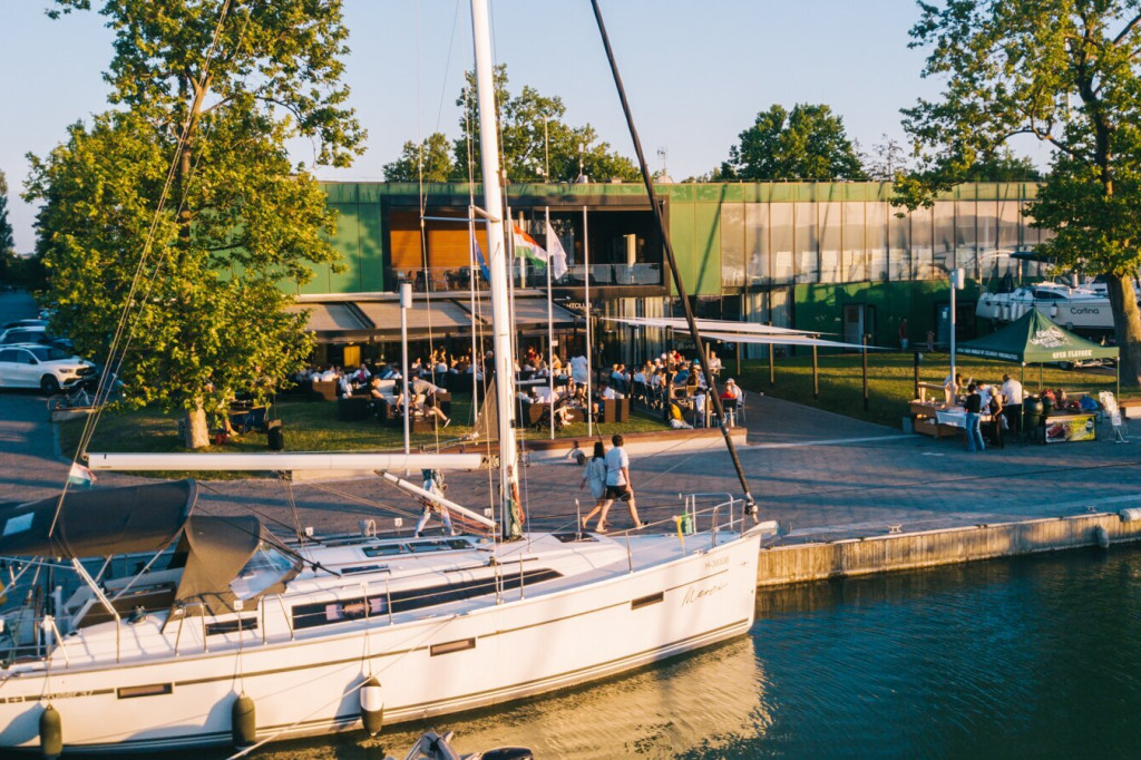 BL YachtClub