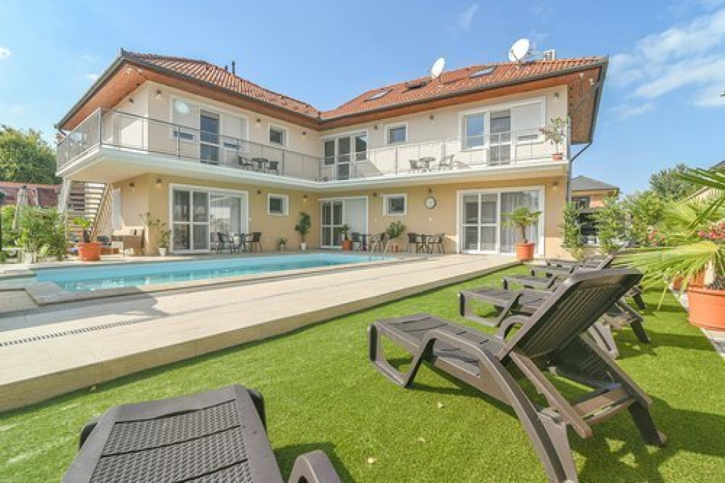 HAPPY APARTMANHÁZ