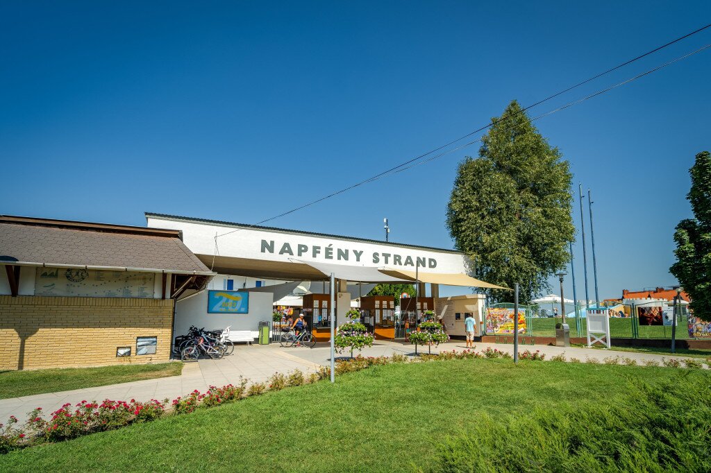 Napfény strand